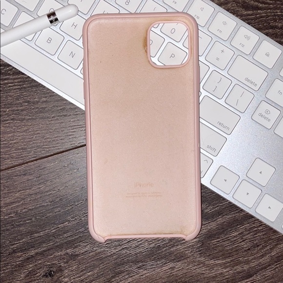 11 Pro Max Apple silicon case - Picture 5 of 5